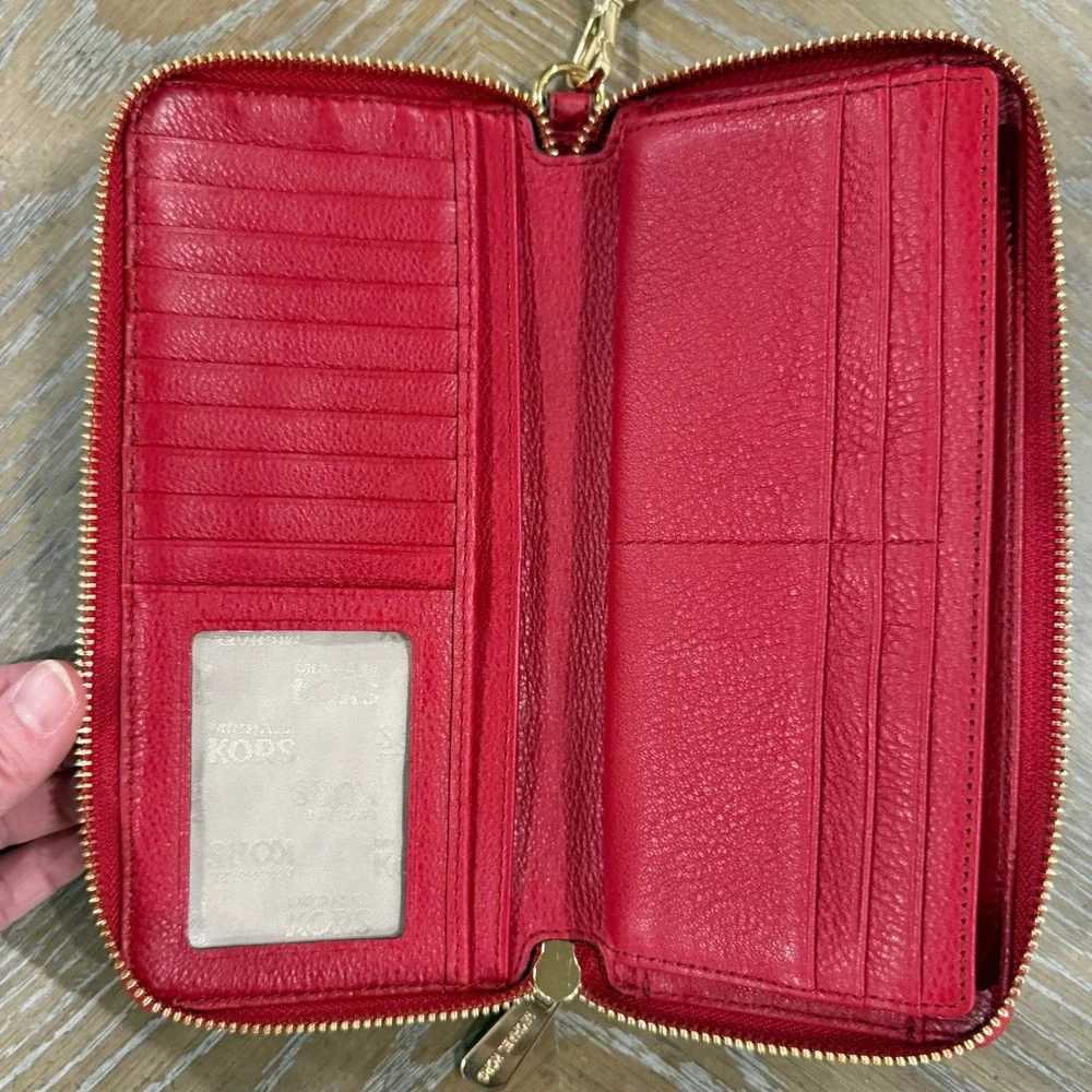 Michael‎ Kors Jet Set Travel Red Leather Zip Around Wristlet Wallet